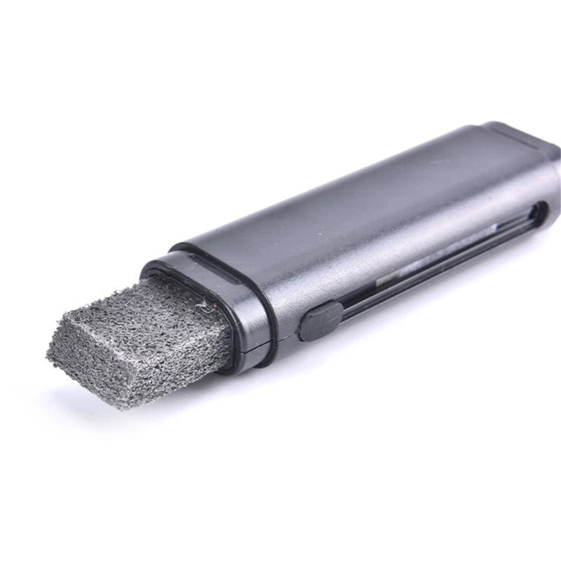 Stylo nettoyeur antirouille utilisé sur cordes de guitare électrique.